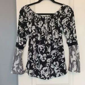 NEW flowery blouse with bell sleeves